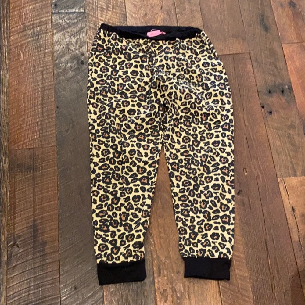 Girls leopard jogger